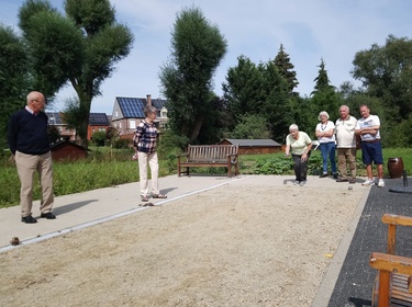 Petanque in de tuin 